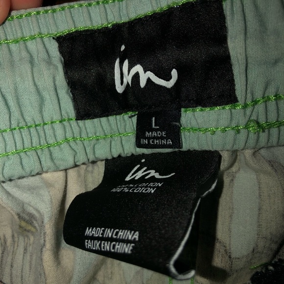 Swim trunks/ board shorts - Picture 2 of 2